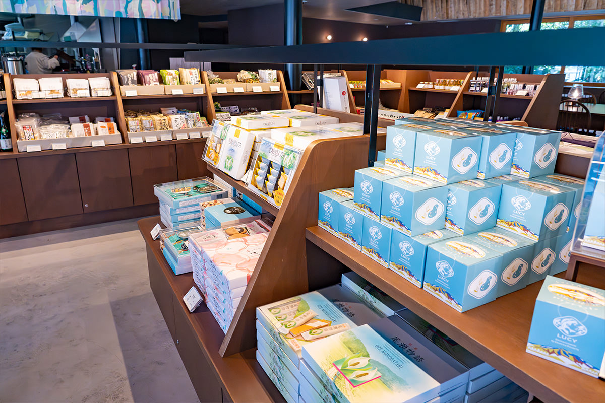 Hatomachi Base Cafe & Shop by Hoshino Resorts