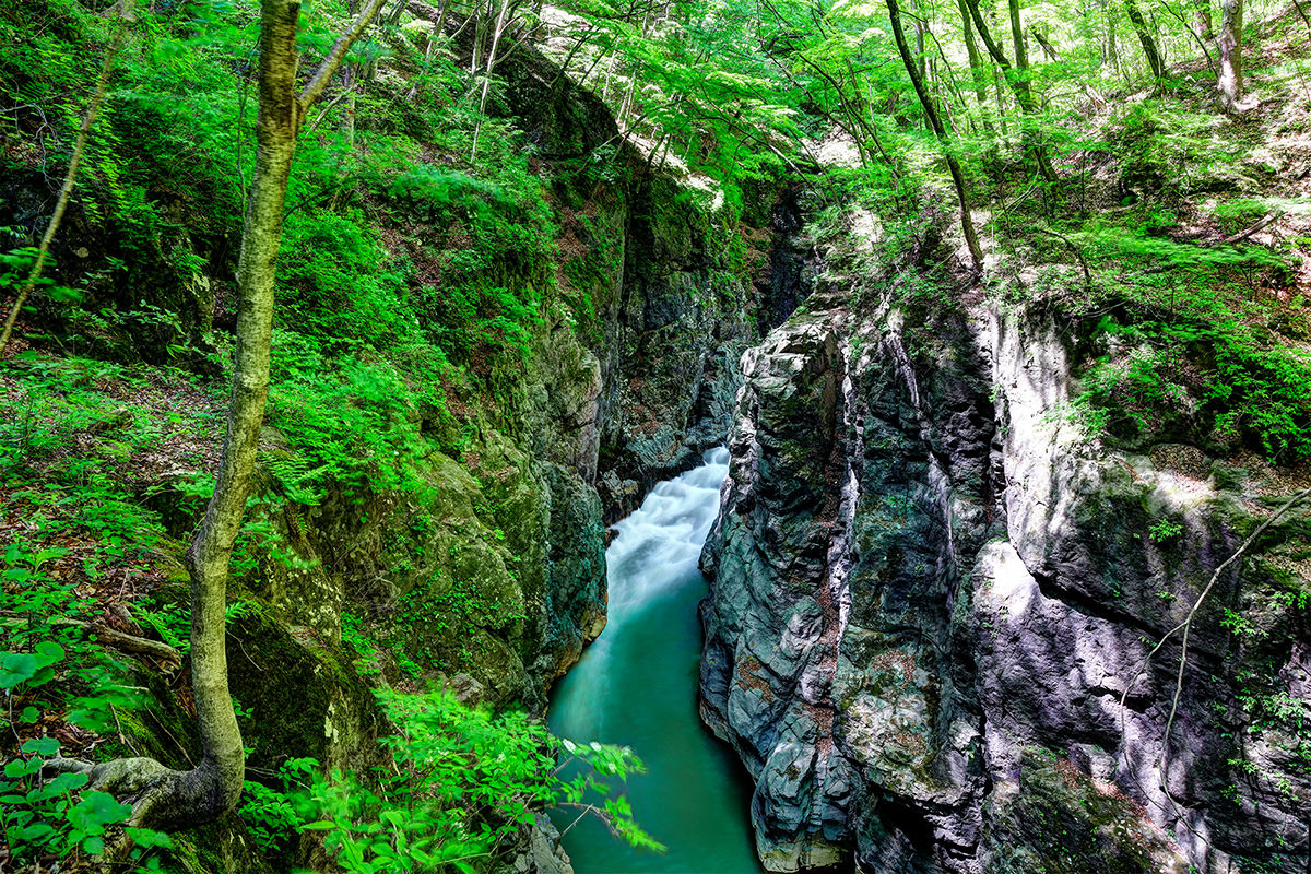 Agatsumakyo Gorge