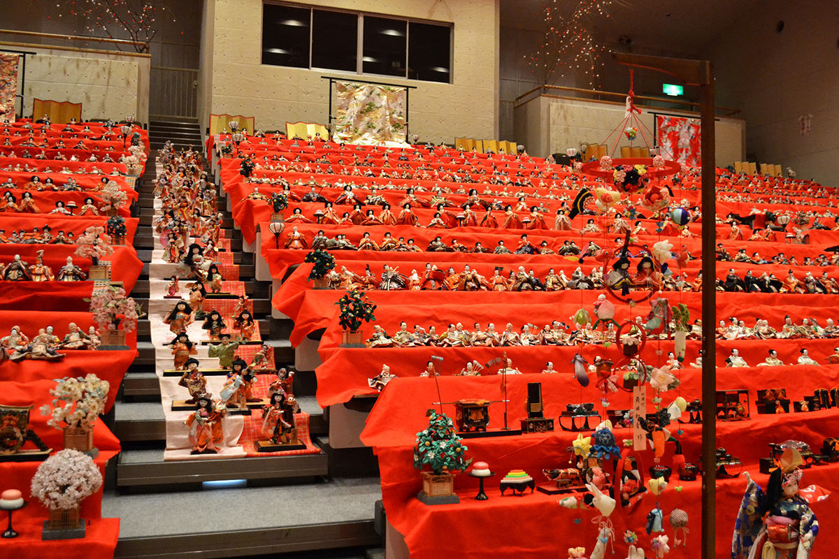 Oigami Onsen Hina Festival